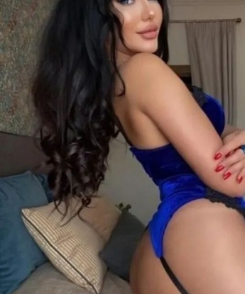 Волшебные руки и пикантное тело всегда готовы доставить тебе настоящий экстаз. Я могу стать твоей незабываемой музой, тебе нужно лишь позвонить. В моих услугах - все самое лучшее: классический и эротический массаж, оральные ласки и многое другое. Я знаю, как дарить наслаждение и превращать твои самые смелые фантазии в реальность. Тебе не придется жалеть о проведенном времени со мной. Оставившиеся после меня отзывы - это лучшее подтверждение моих способностей. Жду тебя в Москве, чтобы потеряться в мире наслаждения вместе. 💋🌹 6400, 25 лет